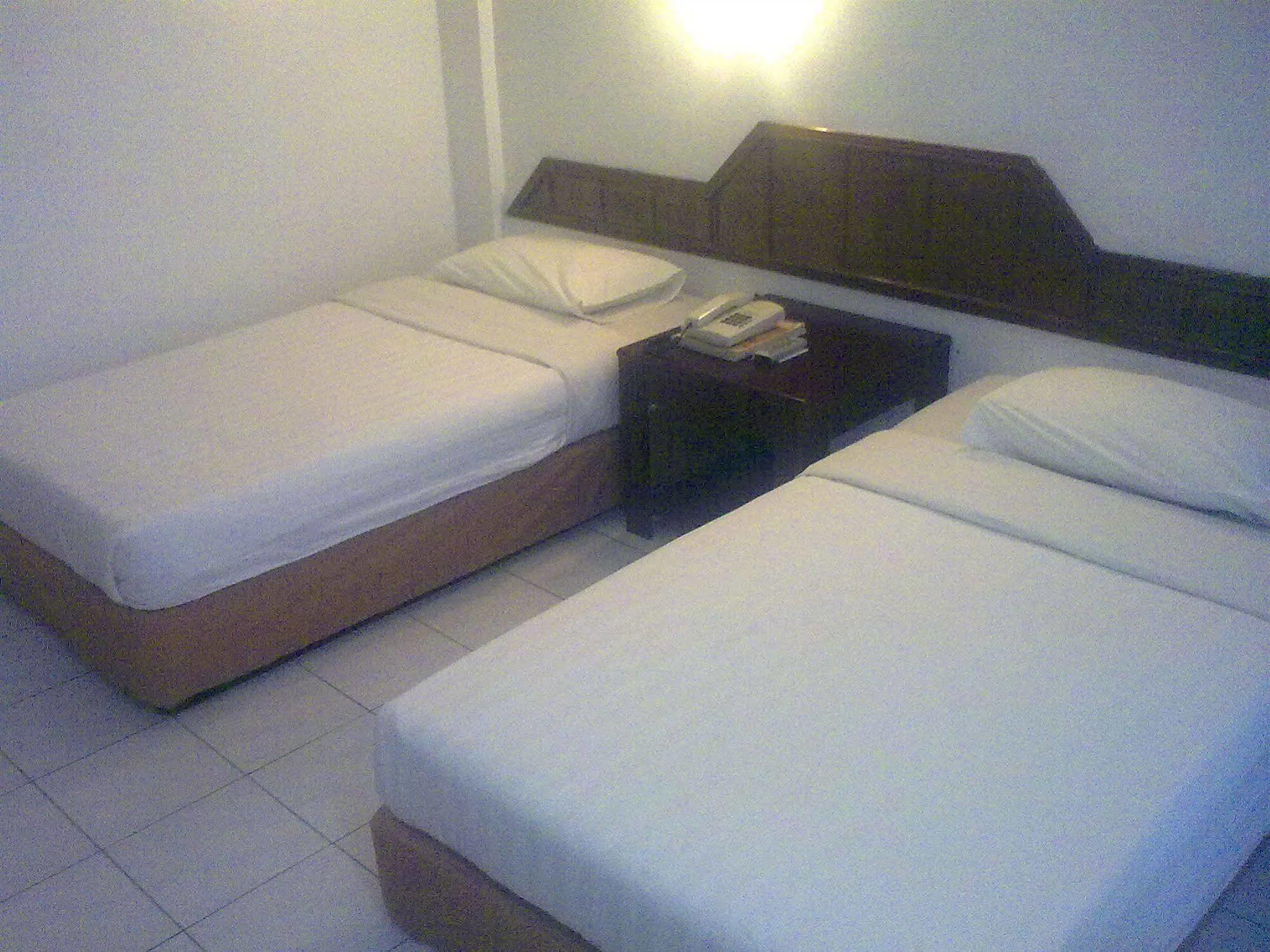 Palace Inn ミリ エクステリア 写真